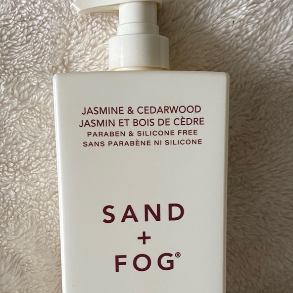 Sand + Fog Jasmine & Cedarwood Body Wash - White - Picture 2 of 5